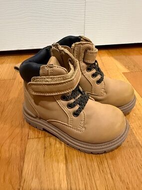 wonder nation Tan and Black Kids 8 Lace-Up Boots w Hook-and-Loop Strap & Zipper